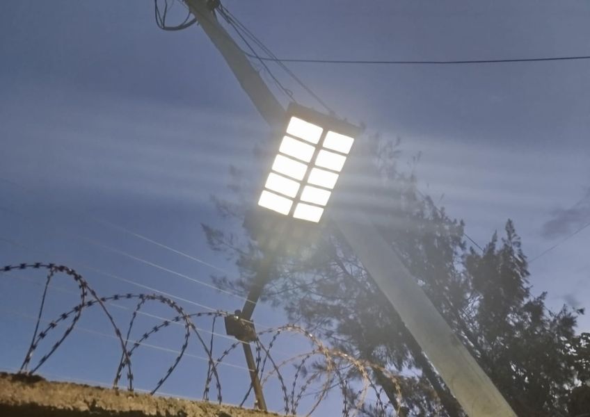 STL- 101A1 800W Solar flood light