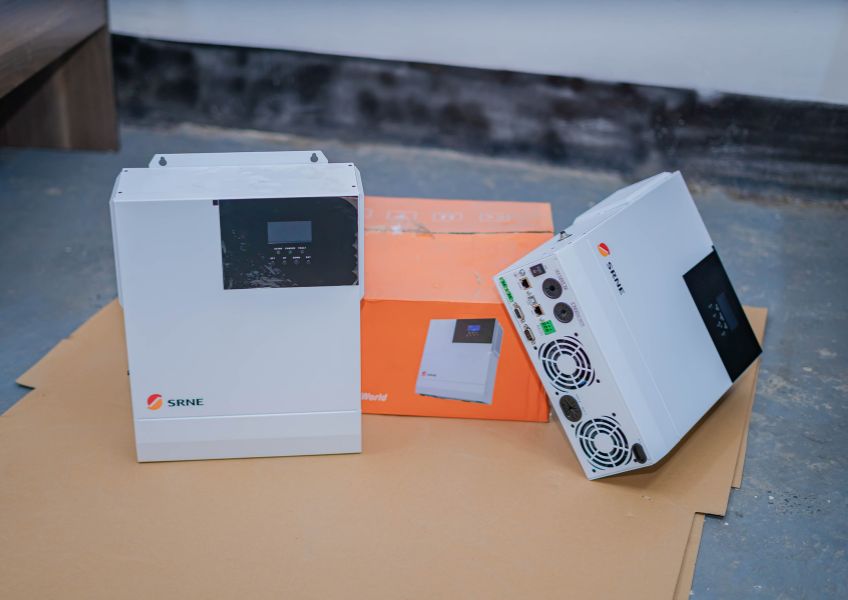 SRNE Off-Grid Inverters HF Series